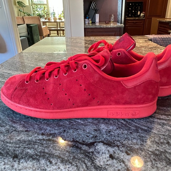 Size 11 red suede Stan Smith - Picture 2 of 4